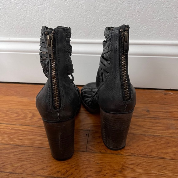 Freebird Bela Bootie Sandals - Picture 3 of 4